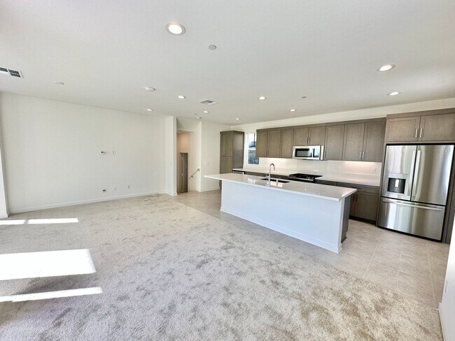 Foto del edificio - Brand New Townhome Overlooking Mission Valley
