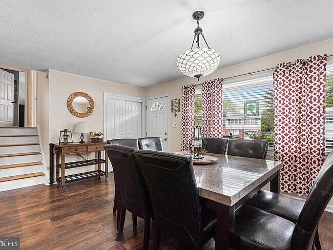 Foto del edificio - 5 Valley View Ct