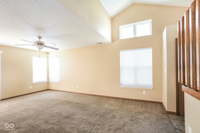 Foto del edificio - 10335 Draycott Ave