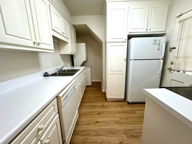 Foto del edificio - 2846 Walton Wy