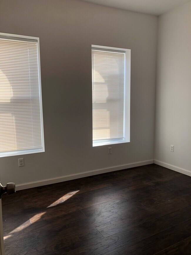 Foto del edificio - 13 4th St