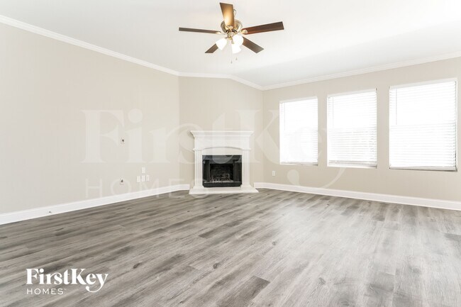 Building Photo - 101 Sycamore Cir