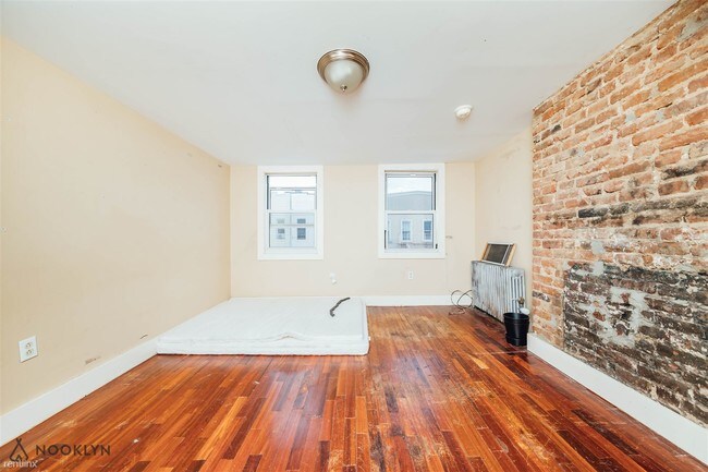 Building Photo - 3 br, 1 bath  - 1517 Dekalb Ave