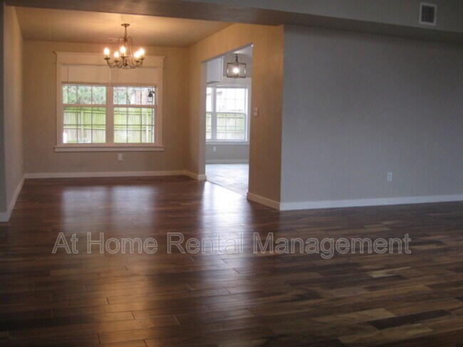 Foto del edificio - 9224 S Hudson Ave