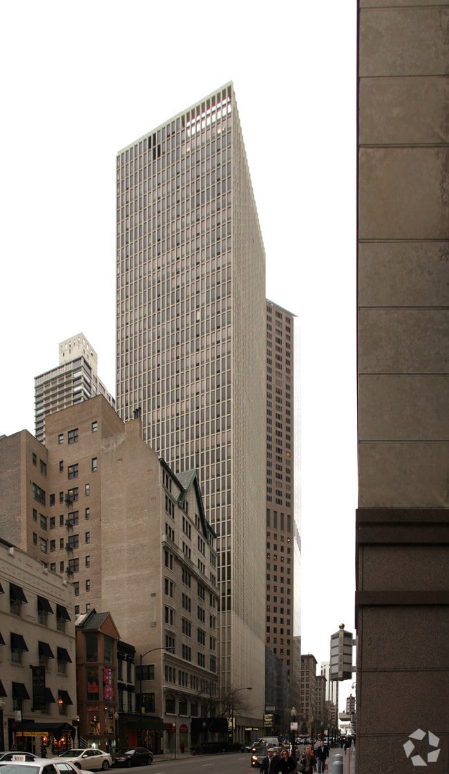 Building Photo - Walton Colonnade