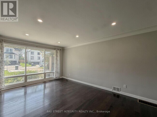 Building Photo - 40 Rippleton Rd