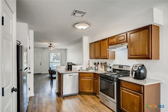 Building Photo - 312 W William Cannon Dr