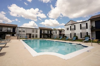 Building Photo - Dwell at 1600