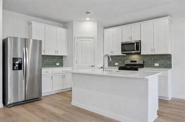 Building Photo - 714 Leavenworth Dr