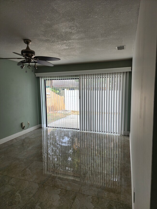 Building Photo - 10343 Rosemount Dr