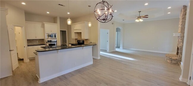 Building Photo - 302 Errol Dr