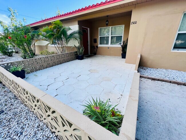 Foto del edificio - 1500 77th St N