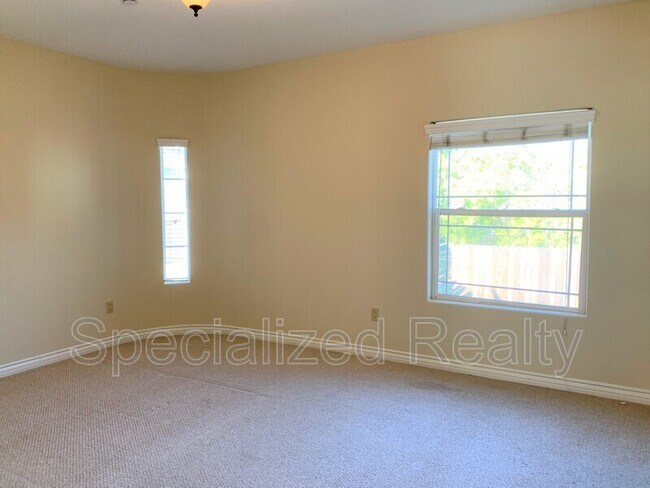 Building Photo - 3810 Ramsdell Ave