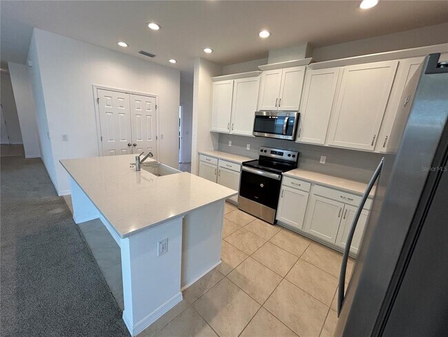 Foto del edificio - 2024 Iorio St