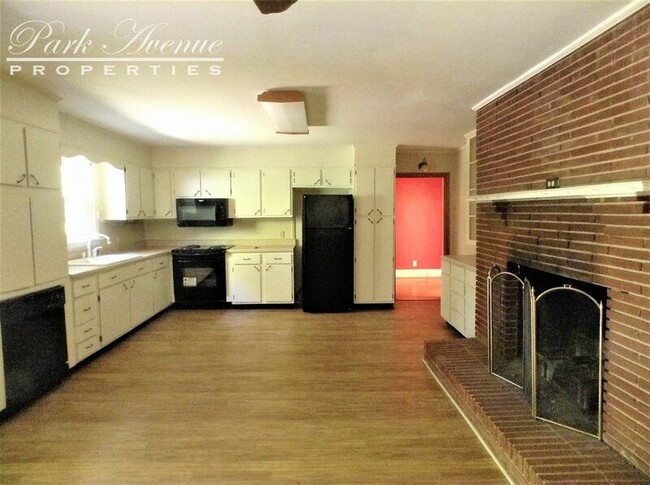 Foto del edificio - 5311 Wales St