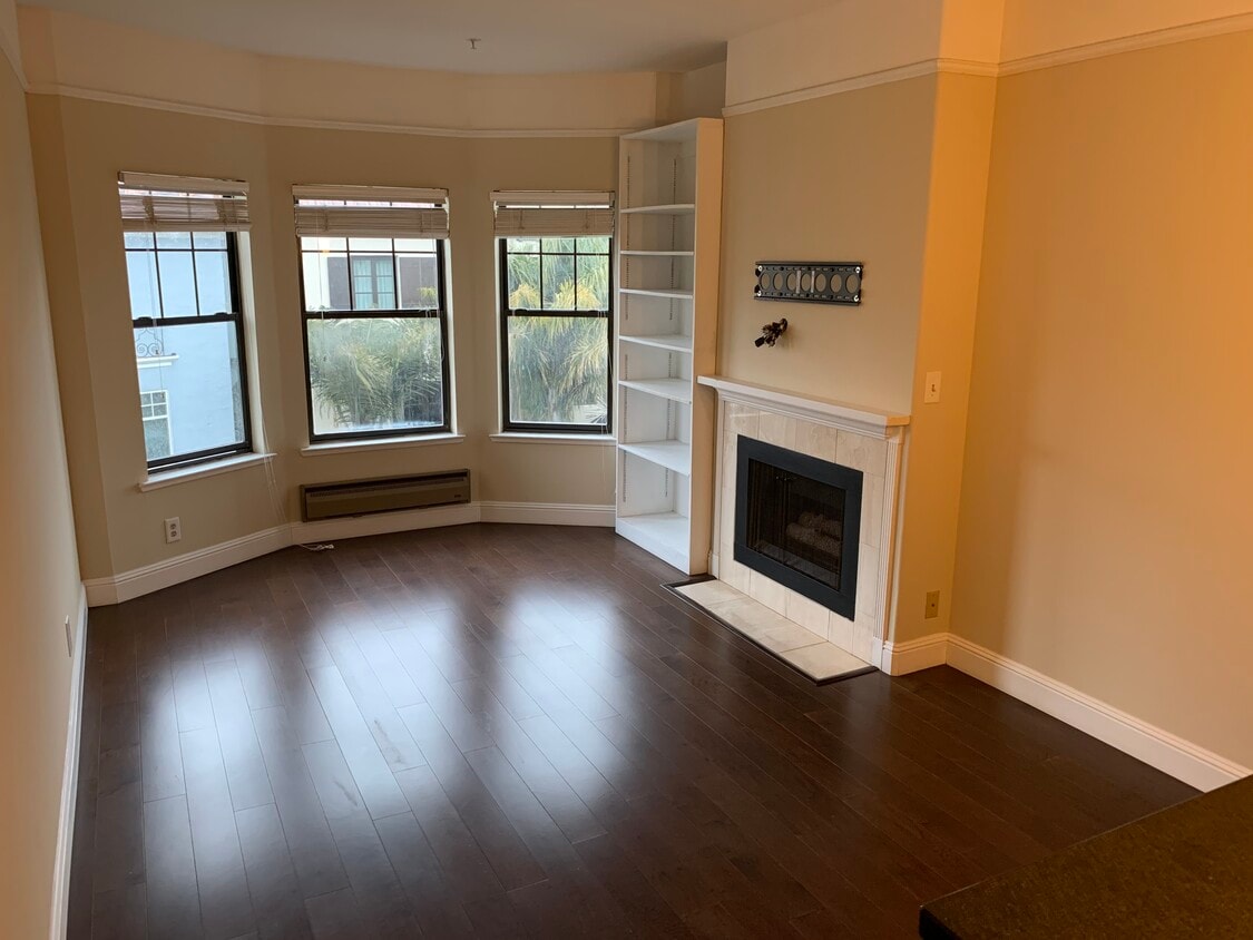 Living room - 400 Avila St