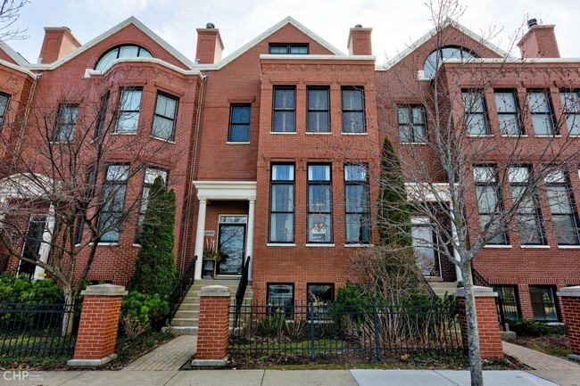 Building Photo - 1835 Admiral Ct