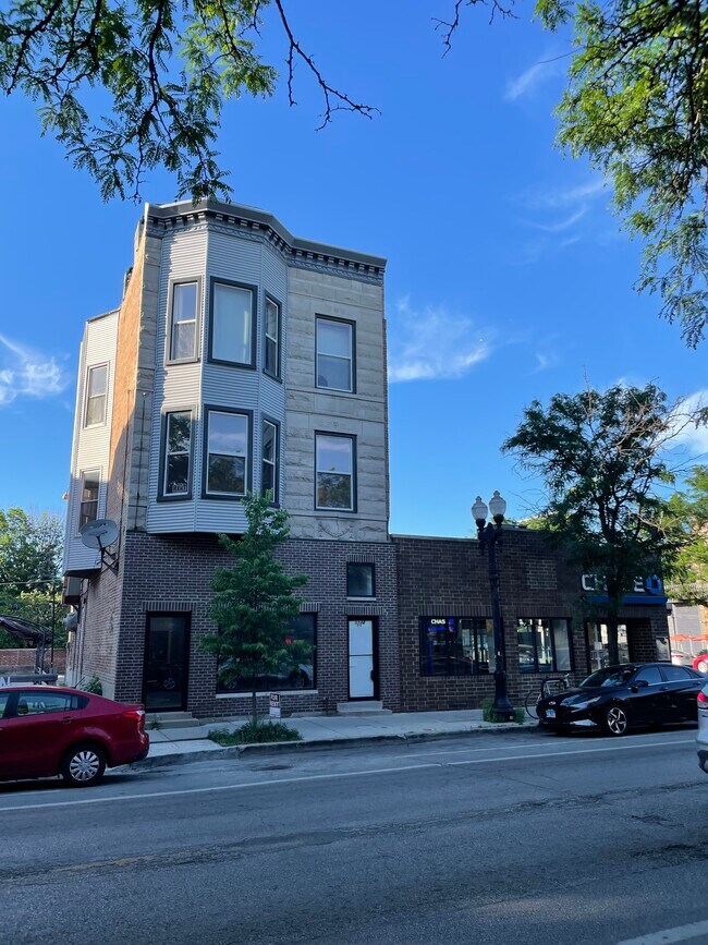 7739836748 - 1132 W Taylor St
