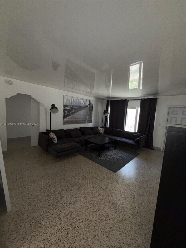 Building Photo - 865 80th St