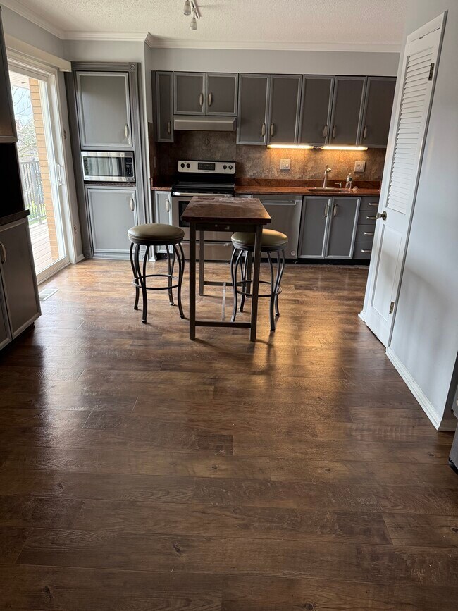 Foto del edificio - 10328 Forest Brook Ln