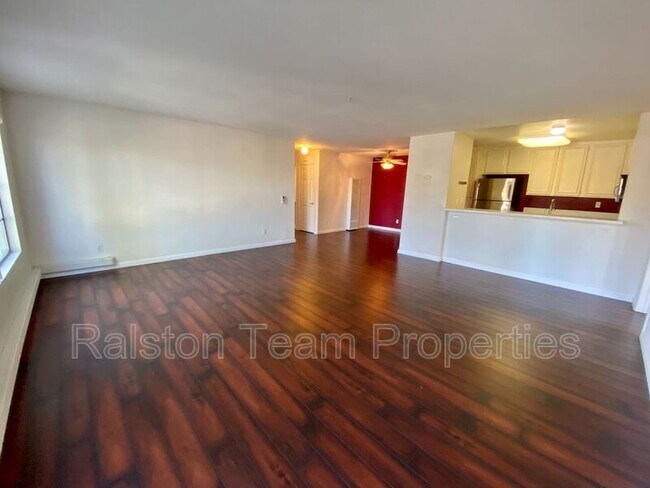 Building Photo - 2057 Burton St