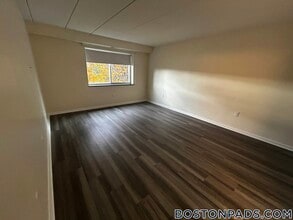 Building Photo - 51 Hill Rd