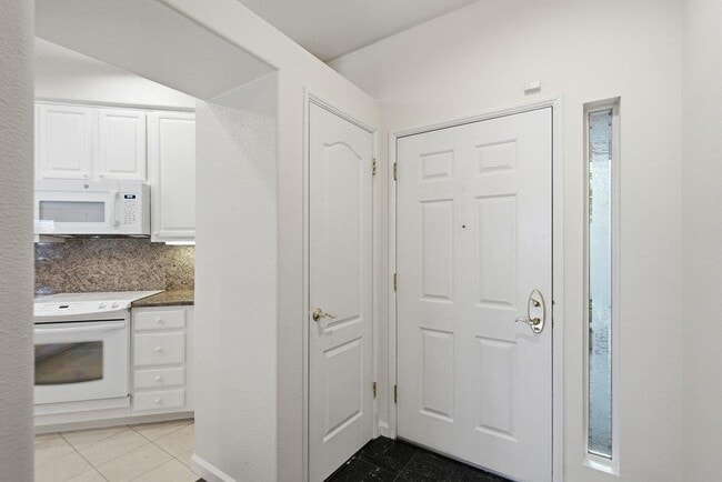 Building Photo - 880 Meridian Bay Ln