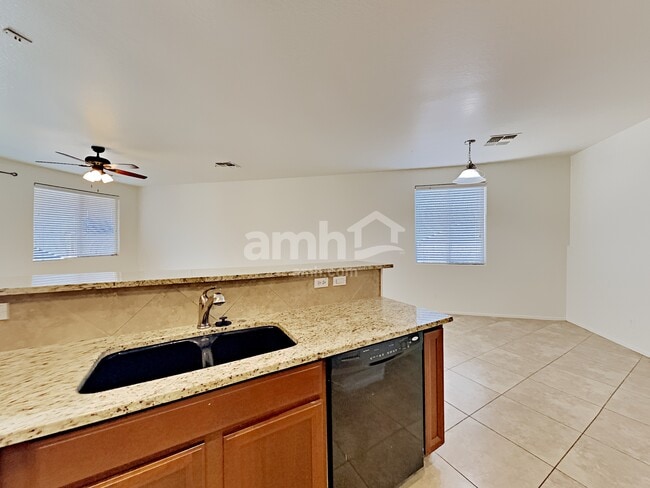 Building Photo - 38269 N Reynosa Dr