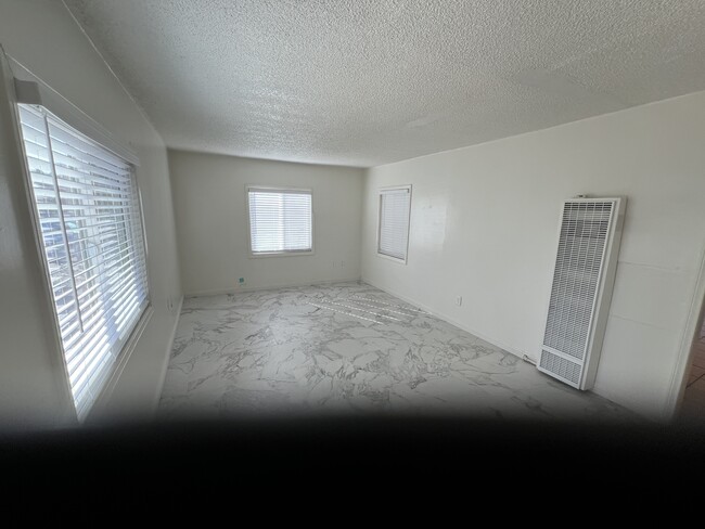 Foto del edificio - 554 S Willow Ave