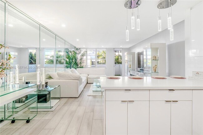 Foto del edificio - 100 Lincoln Rd