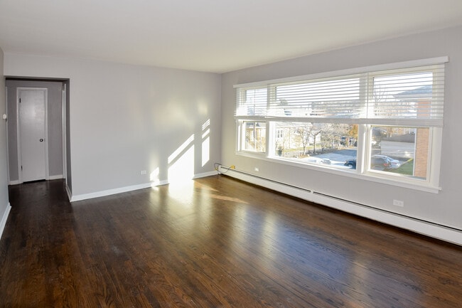 Foto del edificio - 6925 N Rosemary Ln