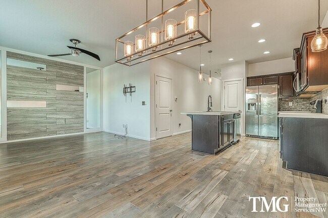 Foto del edificio - Modern Style 3 Bed 2.5 Bath Home in Orchar...