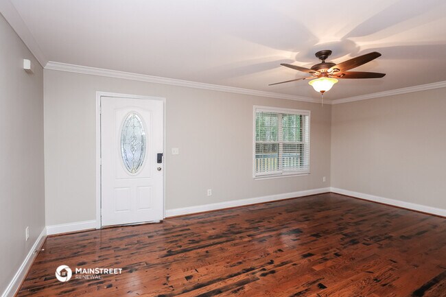 Building Photo - 3168 Pine Haven Dr