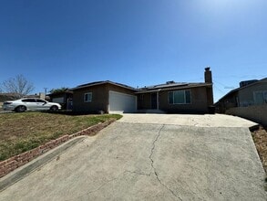 Building Photo - 2013 Avondale Dr