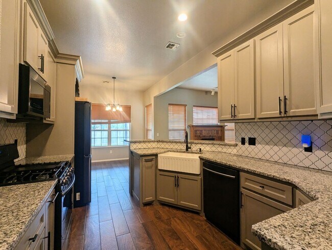 Building Photo - 3 Bed + Bonus Room | 3-Car Garage | Pergola | Moore Schools
