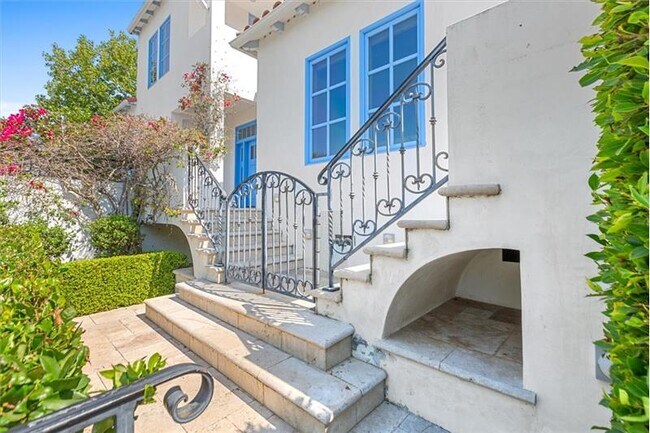 Foto del edificio - 7441 Cabrillo Ave