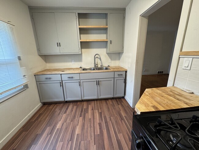 Foto del edificio - 813 3rd Ave