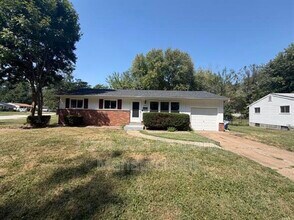 Building Photo - 675 Lilac Dr