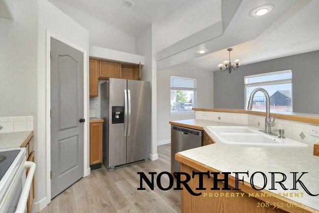 Building Photo - Comfortable, clean Meridian, Idaho Home available today!