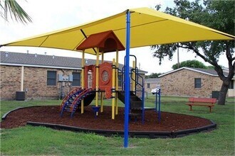 Building Photo - 140 N Summit Rd