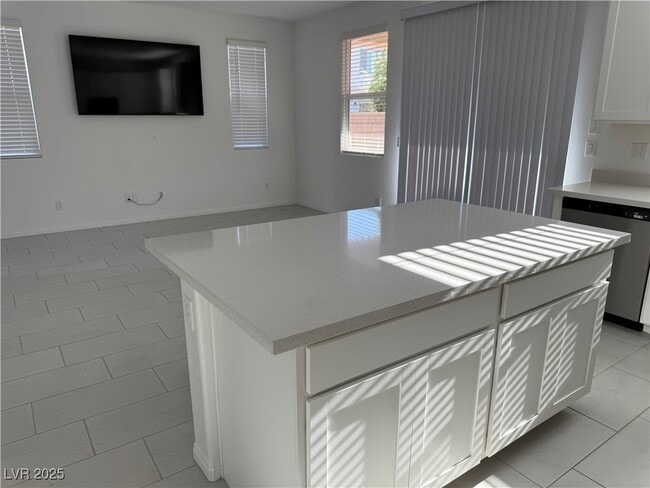 Building Photo - 10233 S Ullom Dr