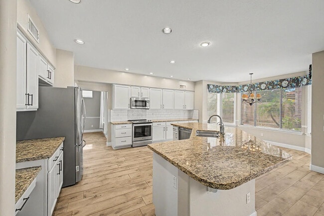 Building Photo - 6772 W Sonnet Dr