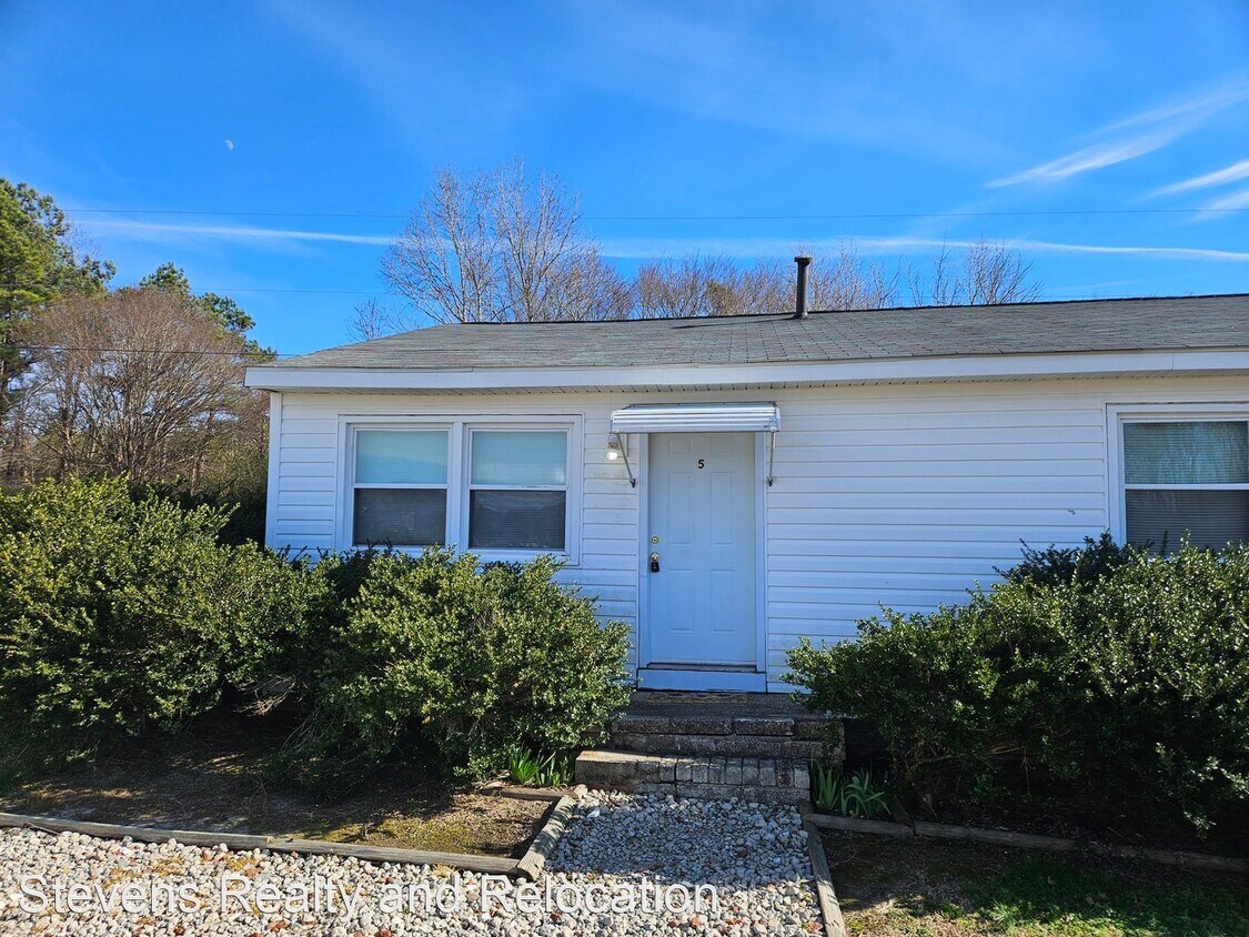 Primary Photo - 3 br, 1 bath House - 3901 US Highway 401 S...