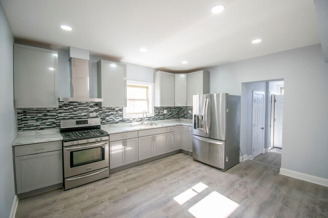 Totally new kitchen with stainless steel appliances. - 4921 W Addison St