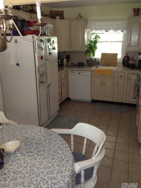 Foto del edificio - 24 Sheppard Ln