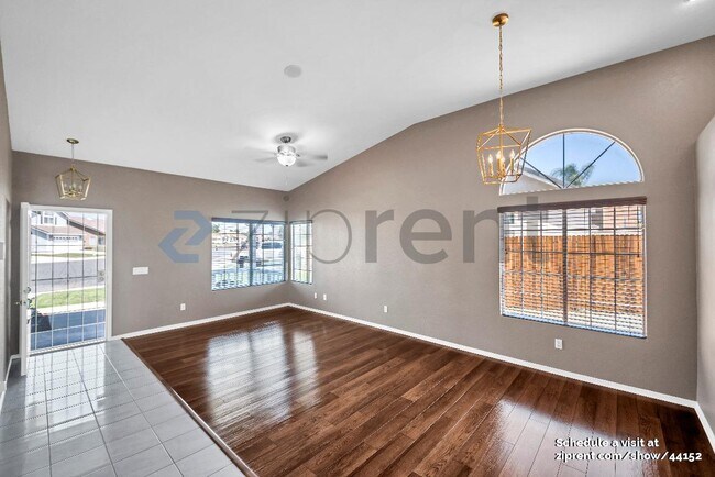 Foto del edificio - 27015 Hemingway Ct