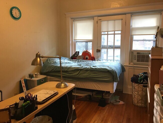 Building Photo - 99 Gordon St