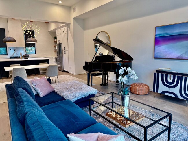 Foto del edificio - 513 Memorial Heights Dr