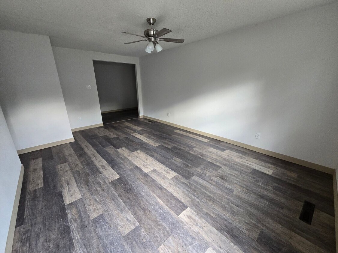 Primary Photo - Charming 3 bed 1 bath house!