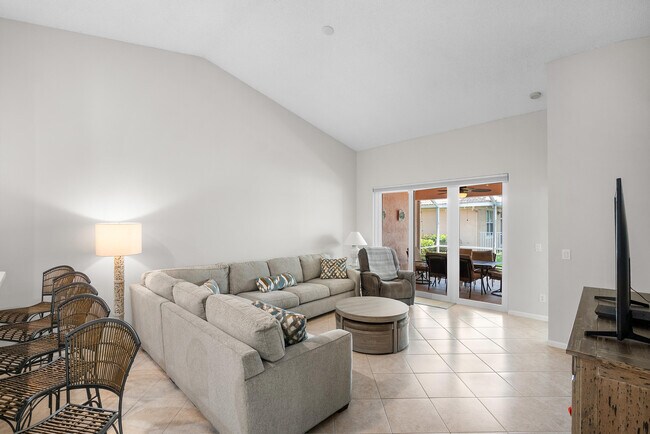 Building Photo - 2473 S Coral Trace Cir